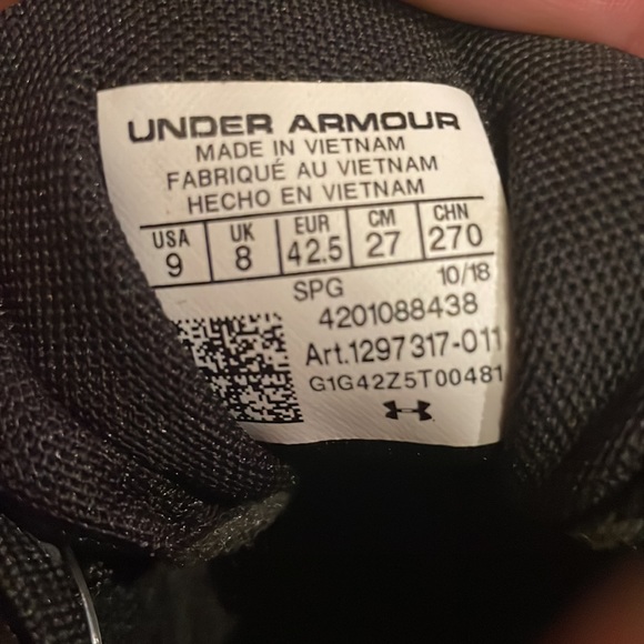 Men’s Under Armour Authentic MLB Baseball Cleats - Picture 7 of 10